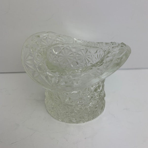 FENTON Vintage Glass Small Hat Buttons and Bows Pattern